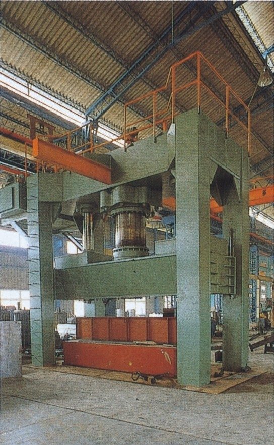 1,200-ton hydraulic press