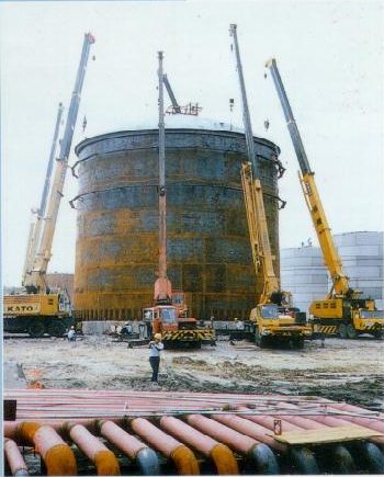Storage tank fabrication and erection, Taichung Port